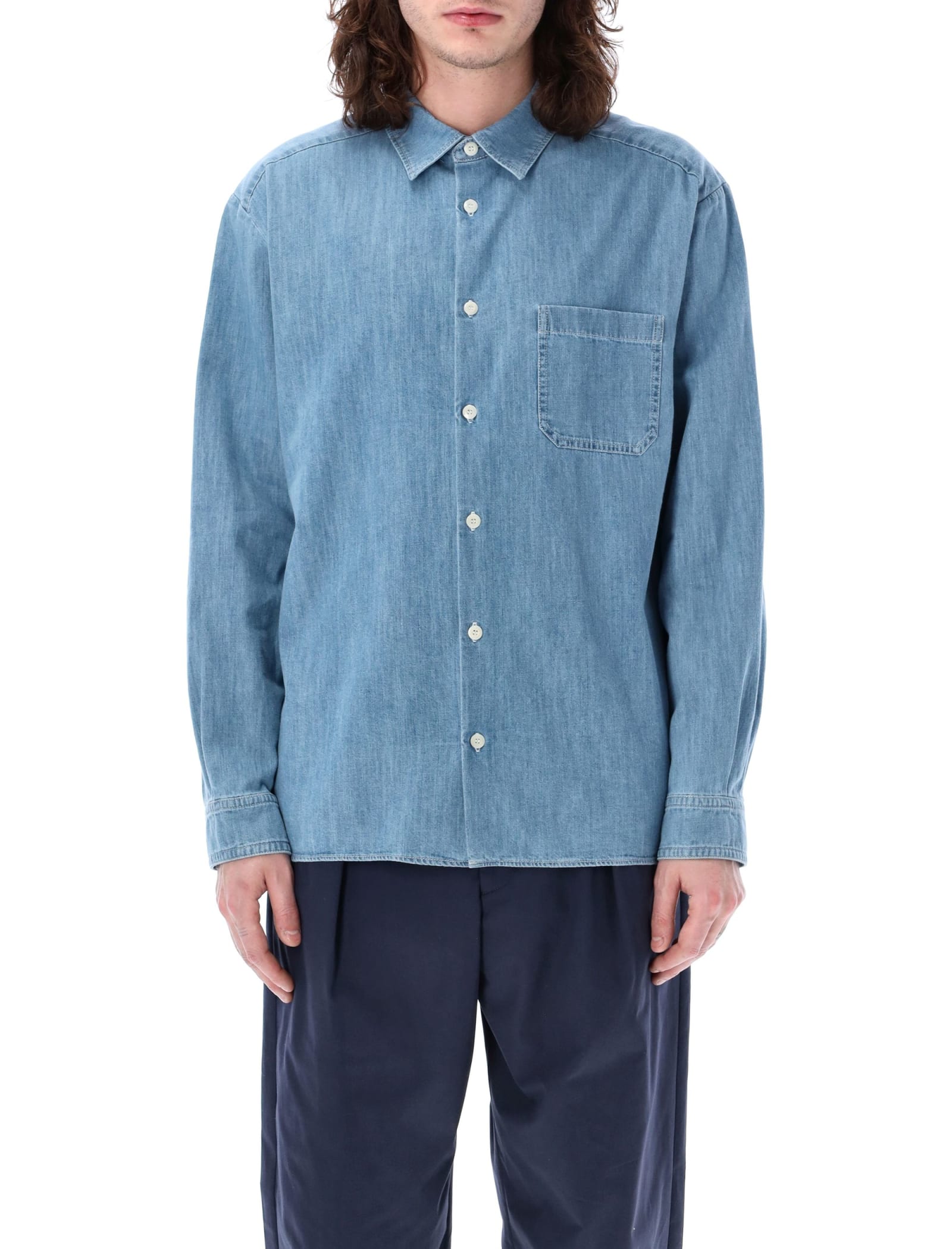 A. P.C.胸部补丁牛仔衬衫