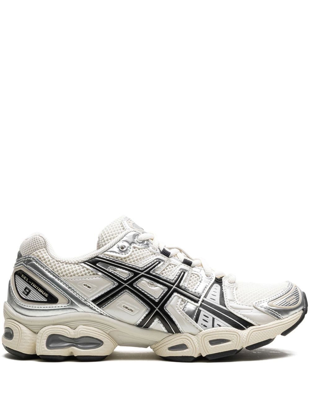 ASICS Gel-Nimbus 9 拼接运动鞋 - 白色