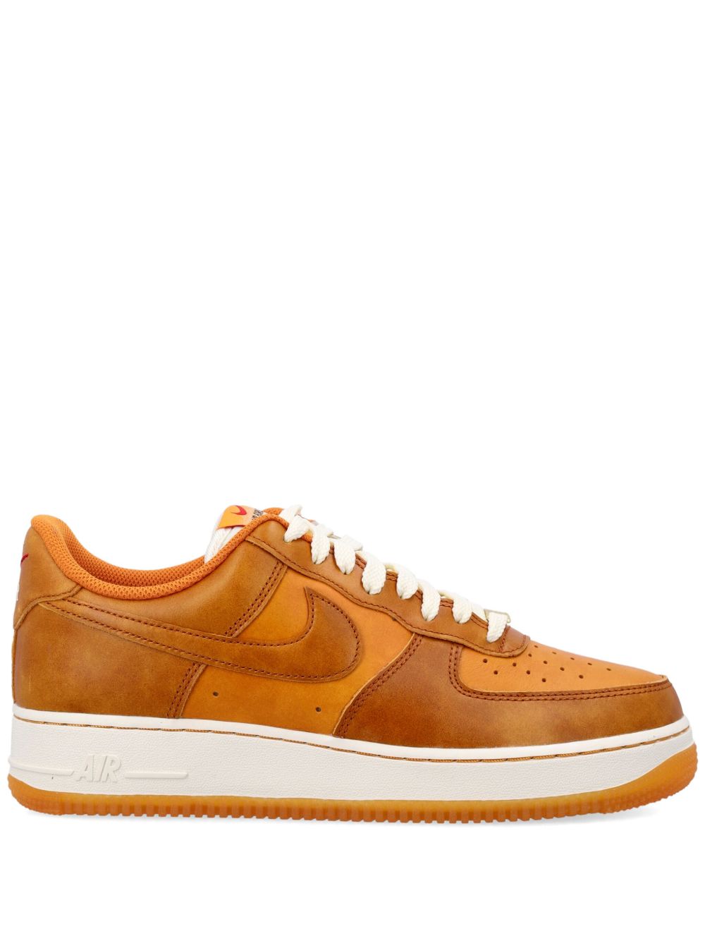 Nike Air Force 1 '07 LV8 运动鞋 - 橘色