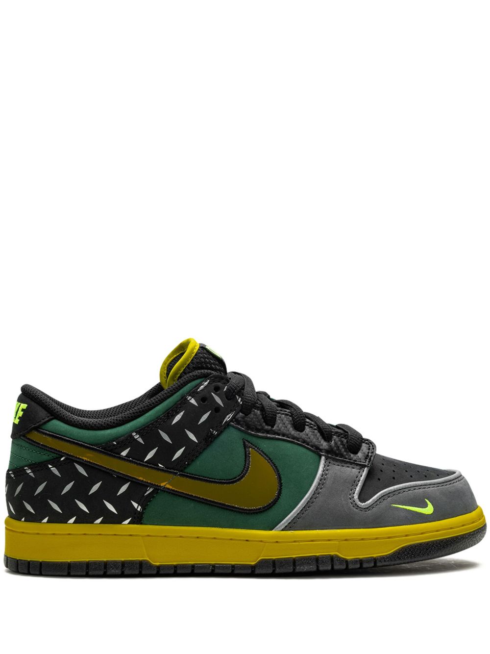 Nike x DOAF Dunk Low ”What The Duck- University of Oregon Home“ 运动鞋 - 绿色