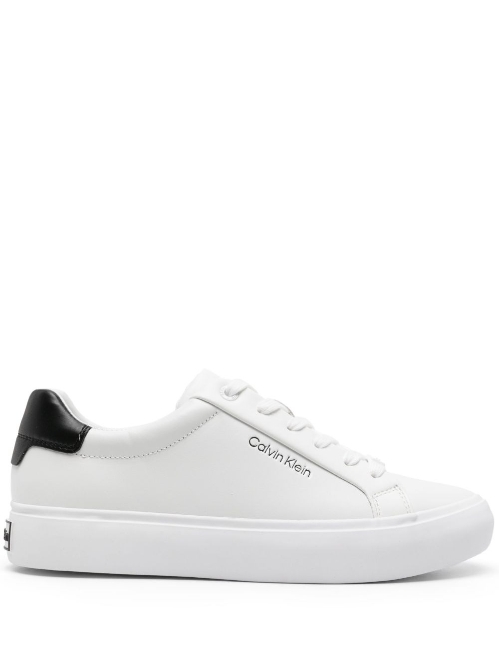 Calvin Klein logo凹面压花皮质运动鞋 - 白色