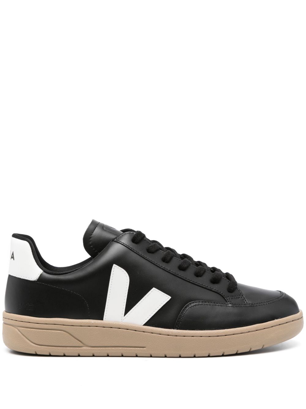 VEJA V-12 皮质运动鞋 - 黑色