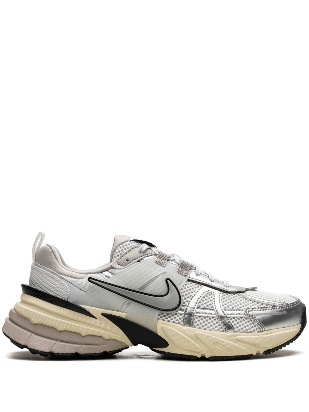 Nike V2K Run Metallic Silver 运动鞋 - 白色