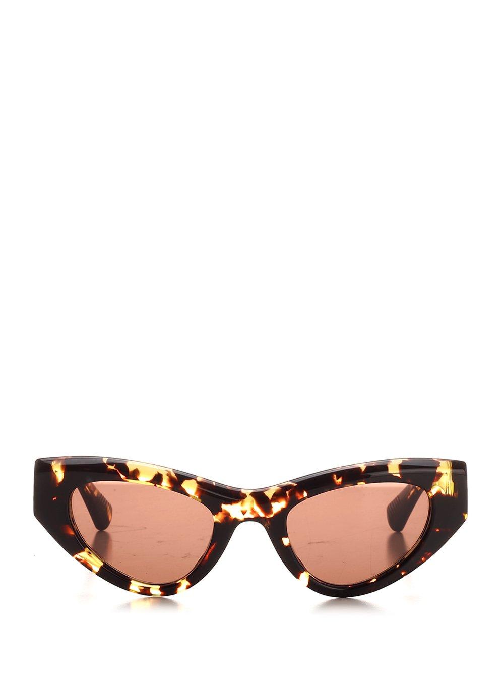 Bottega Veneta 猫眼镜框太阳镜