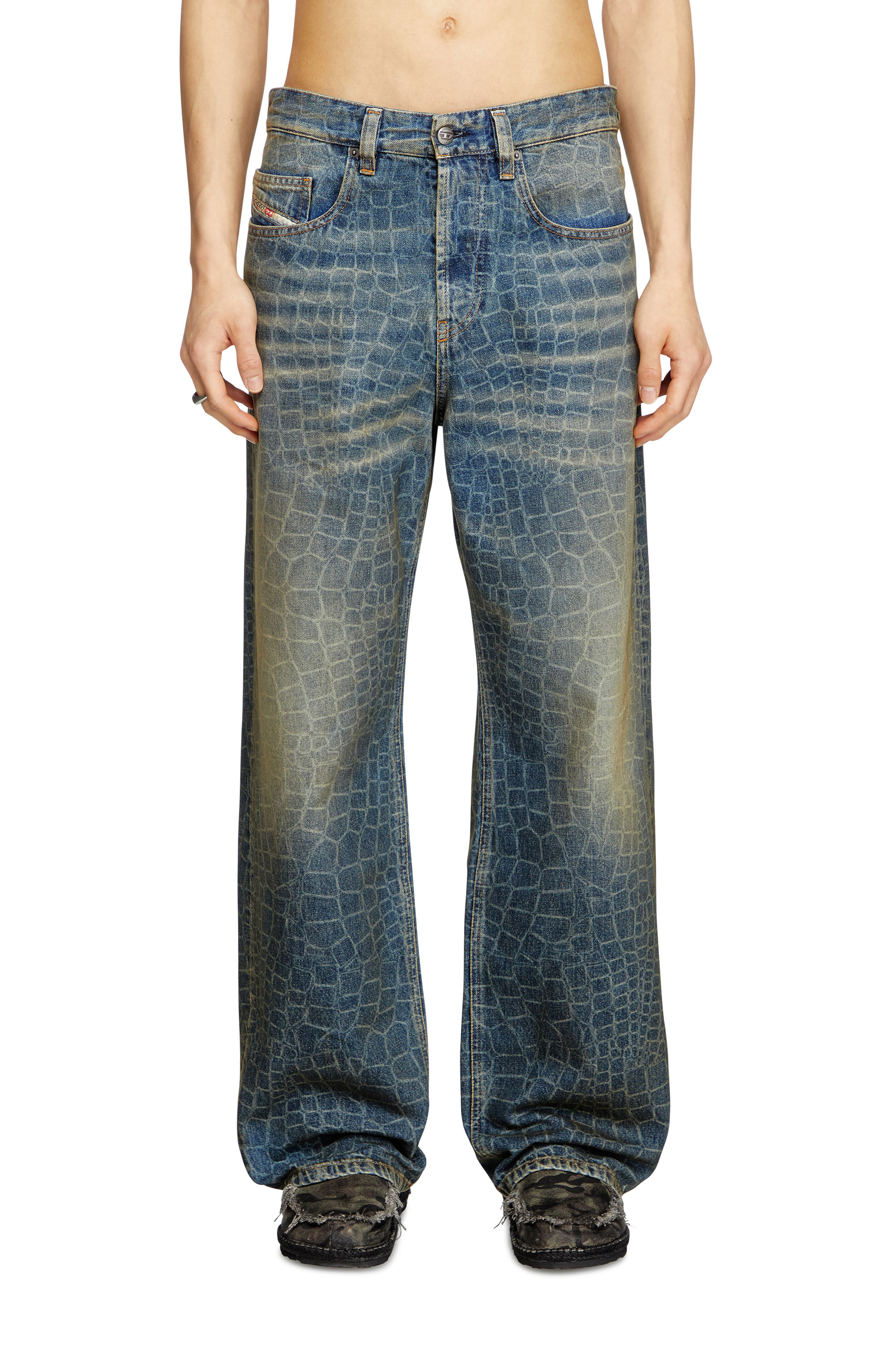 Diesel - Relaxed Jeans - 2001 D-Macro - Jeans - Man - Blue