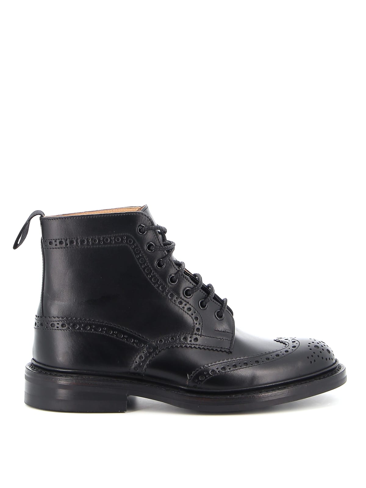 Tricker's Stow 黑色小牛皮 Dainite