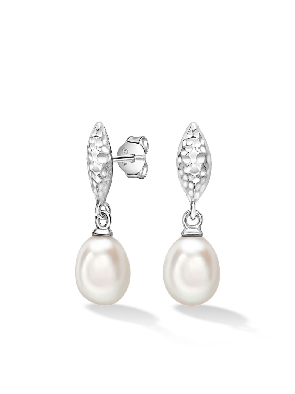 DOWER AND HALL Hammered Marquise and White Freshwater Pearl Drop 耳环 - 银色