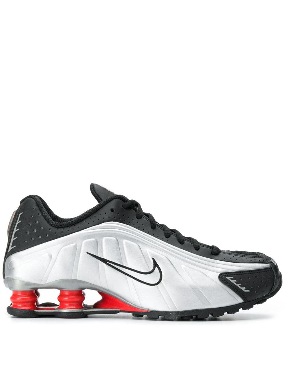 Nike Shox R4运动鞋 - 黑色