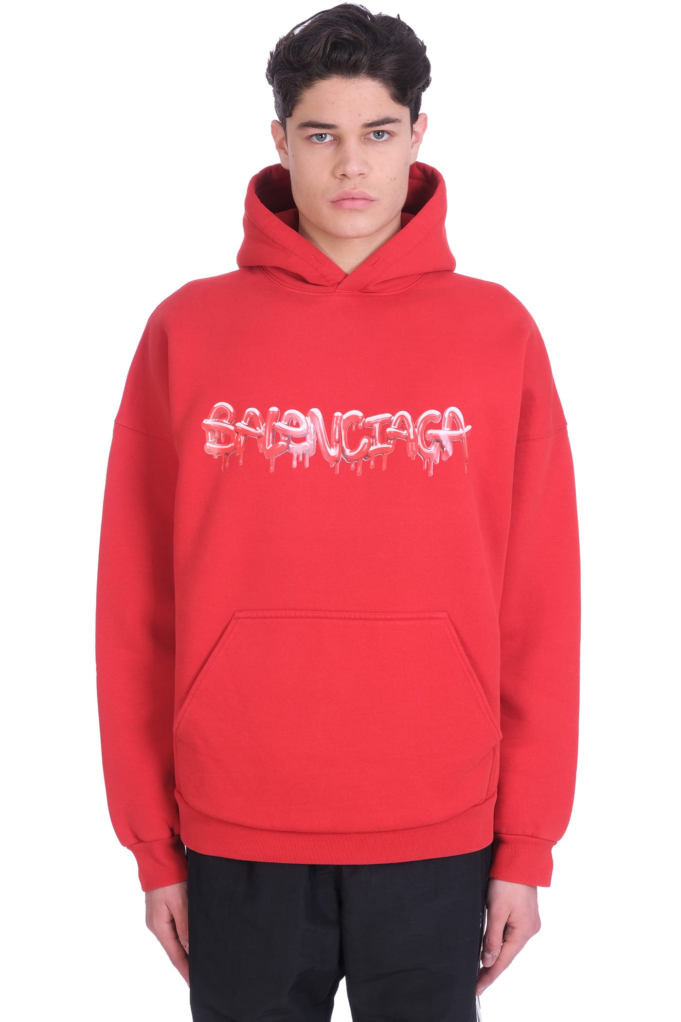 Balenciaga卫衣在红色棉