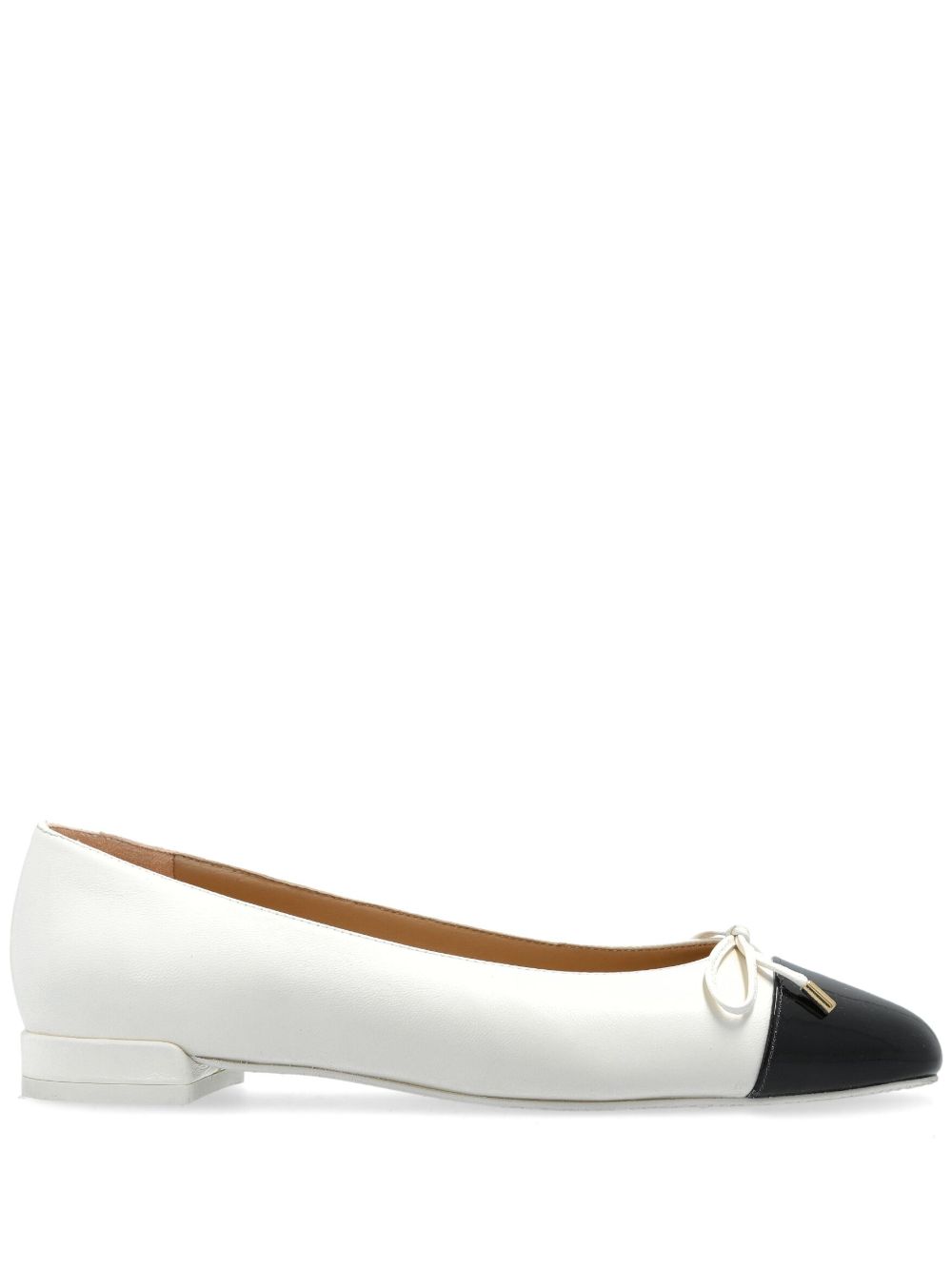 Stuart Weitzman Sleek Bow 芭蕾平底鞋 - 白色