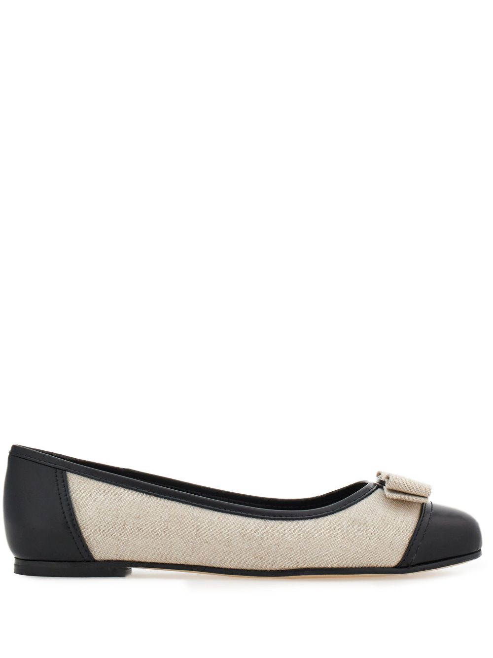 Ferragamo Vara Bow 拼接芭蕾平底鞋 - 中性色