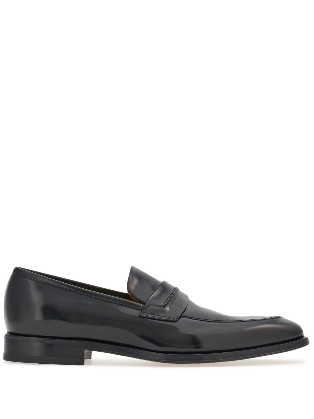 Ferragamo 尖头皮质乐福鞋 - 黑色