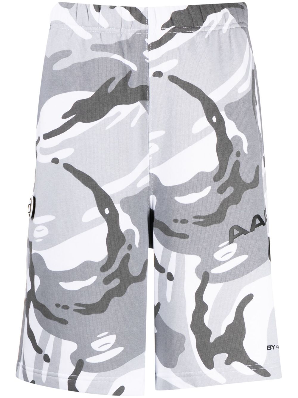 AAPE BY *A BATHING APE® logo贴花迷彩印花短裤 - 白色
