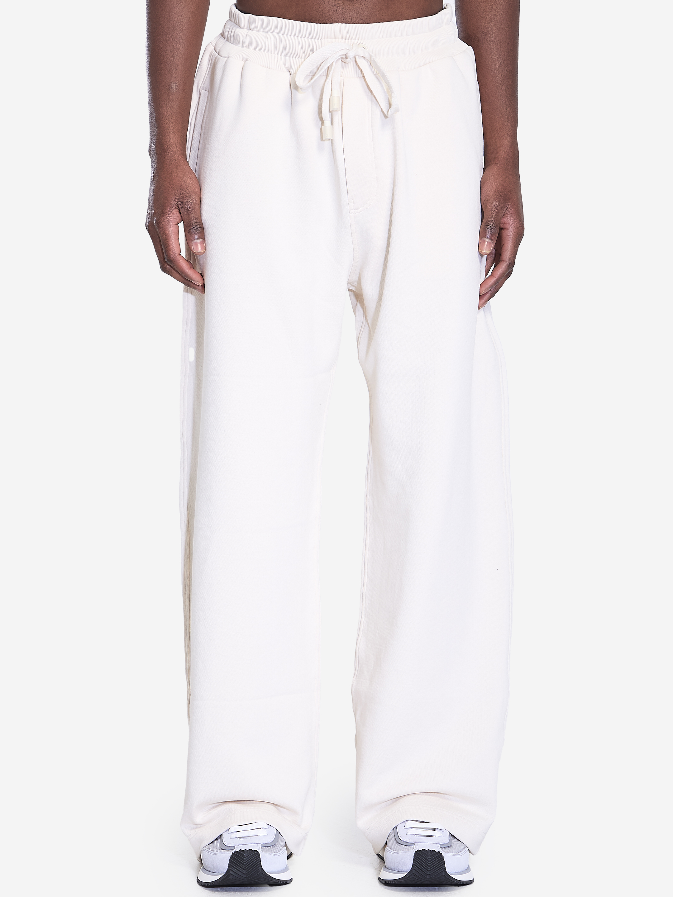 Jogging trousers with embroidery