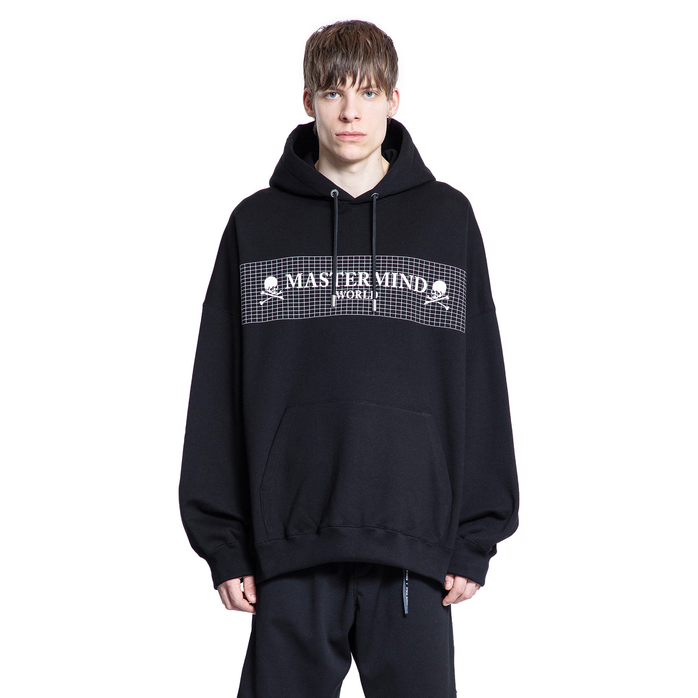 MASTERMIND WORLD MAN BLACK SWEATSHIRTS