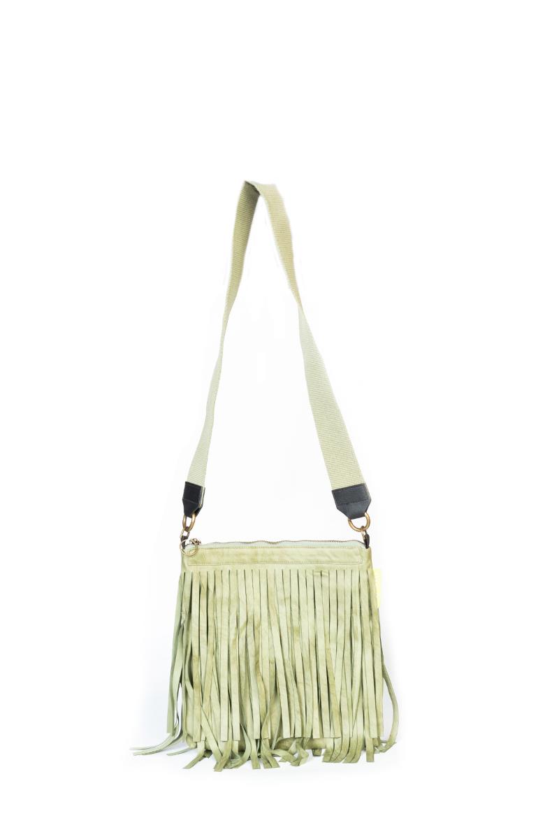 OOF在Eco-Camosio Verde con Frange穿着Borsa