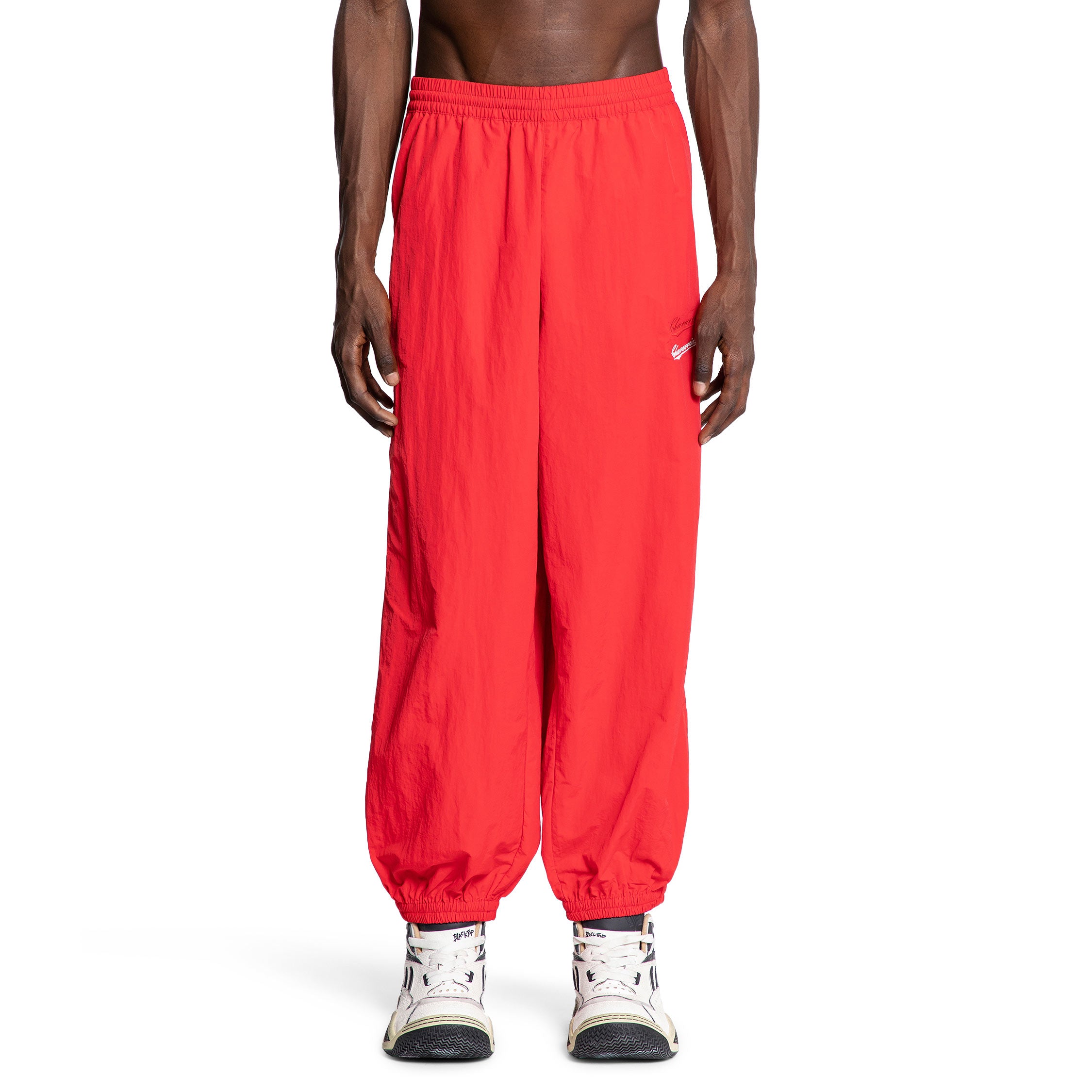WILLY CHAVARRIA MAN RED TROUSERS