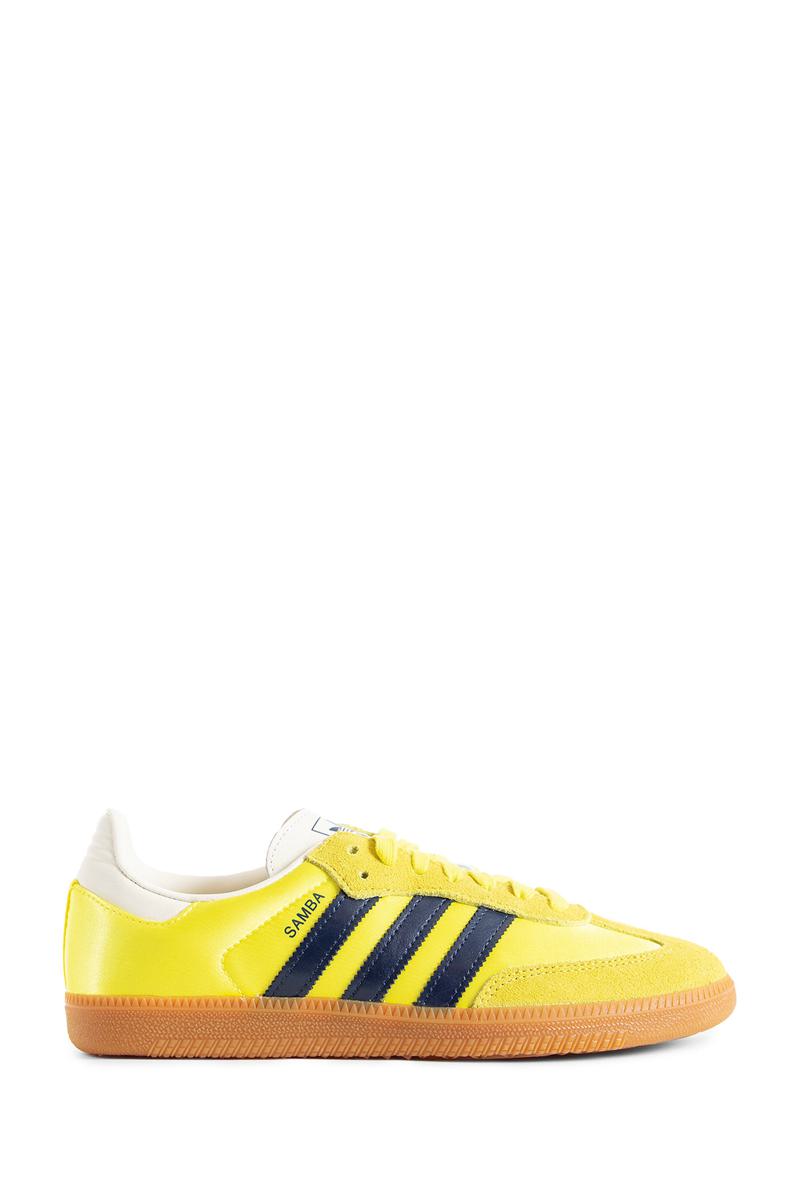 Adidas 运动鞋