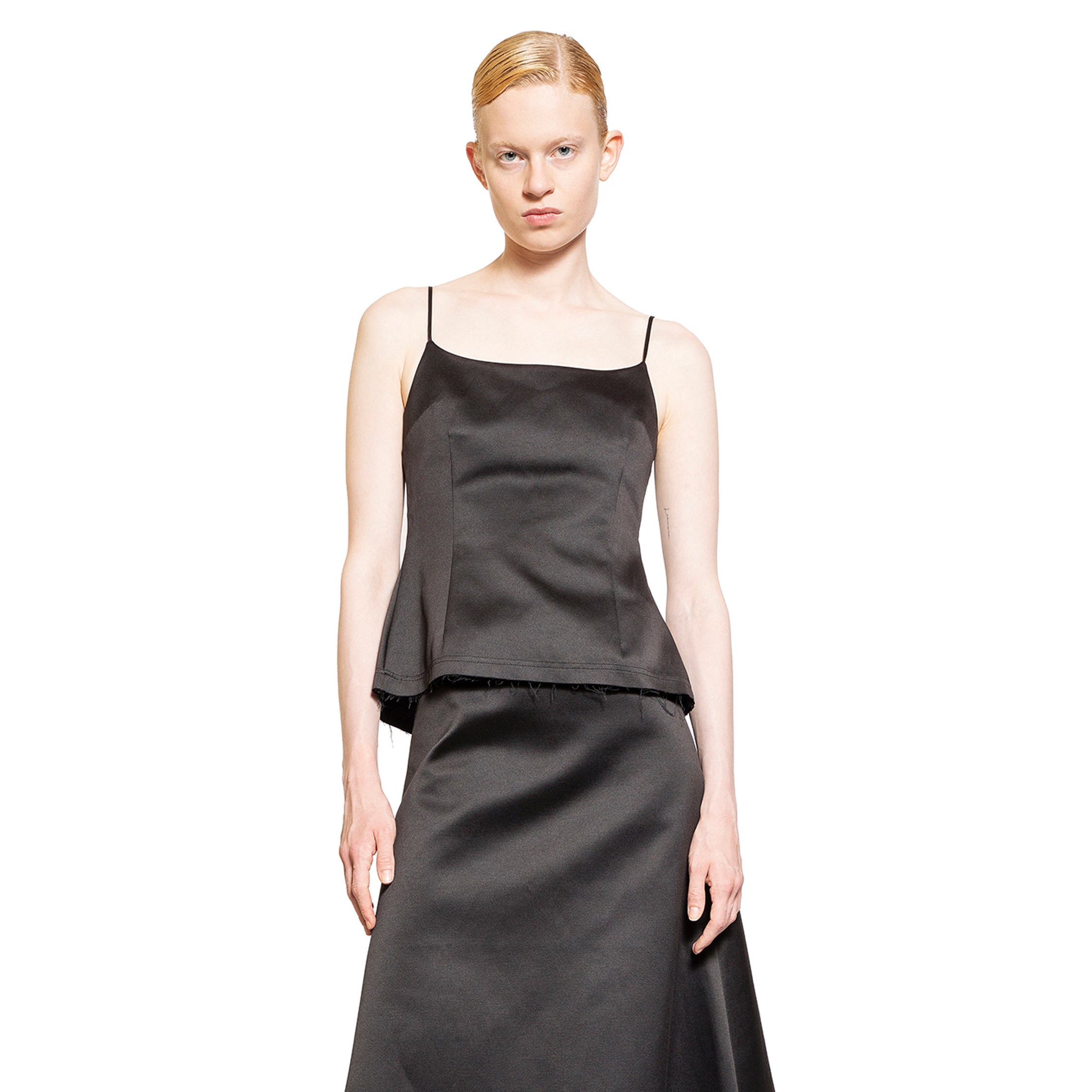 THE GARMENT WOMAN BLACK TOPS