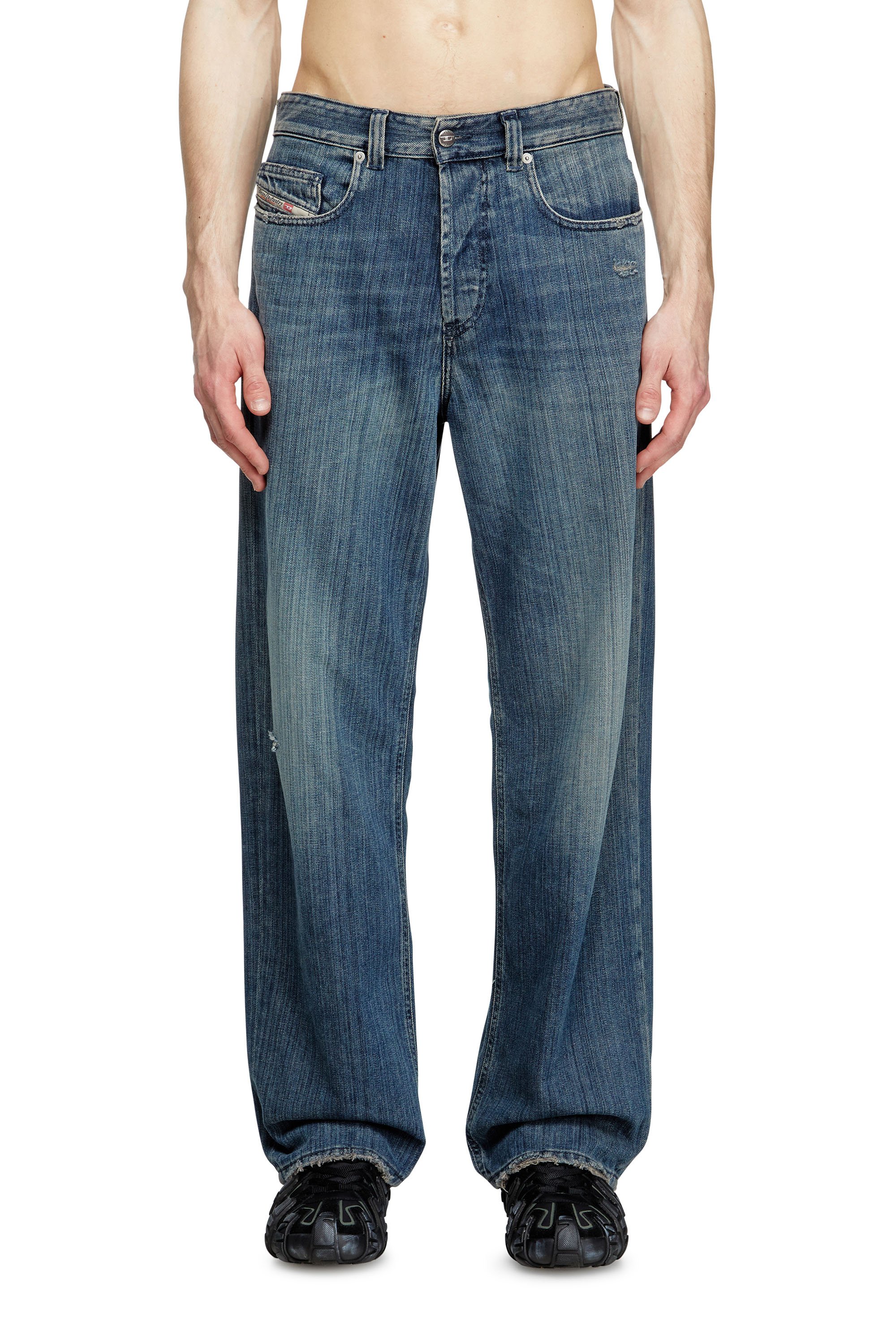 Diesel - Relaxed Jeans - 2001 D-Macro - Jeans - Man - Blue