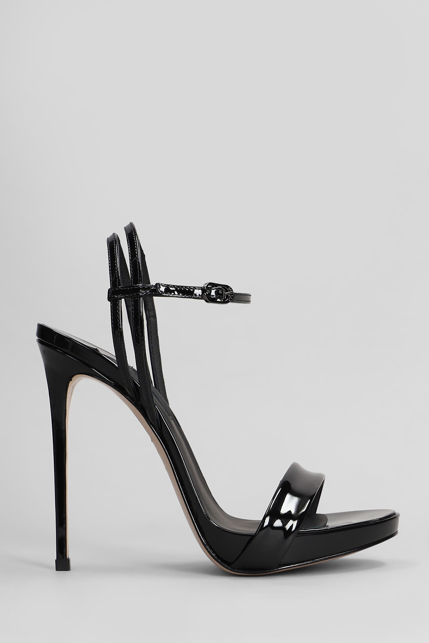 Le Silla Gwen 黑色漆皮凉鞋