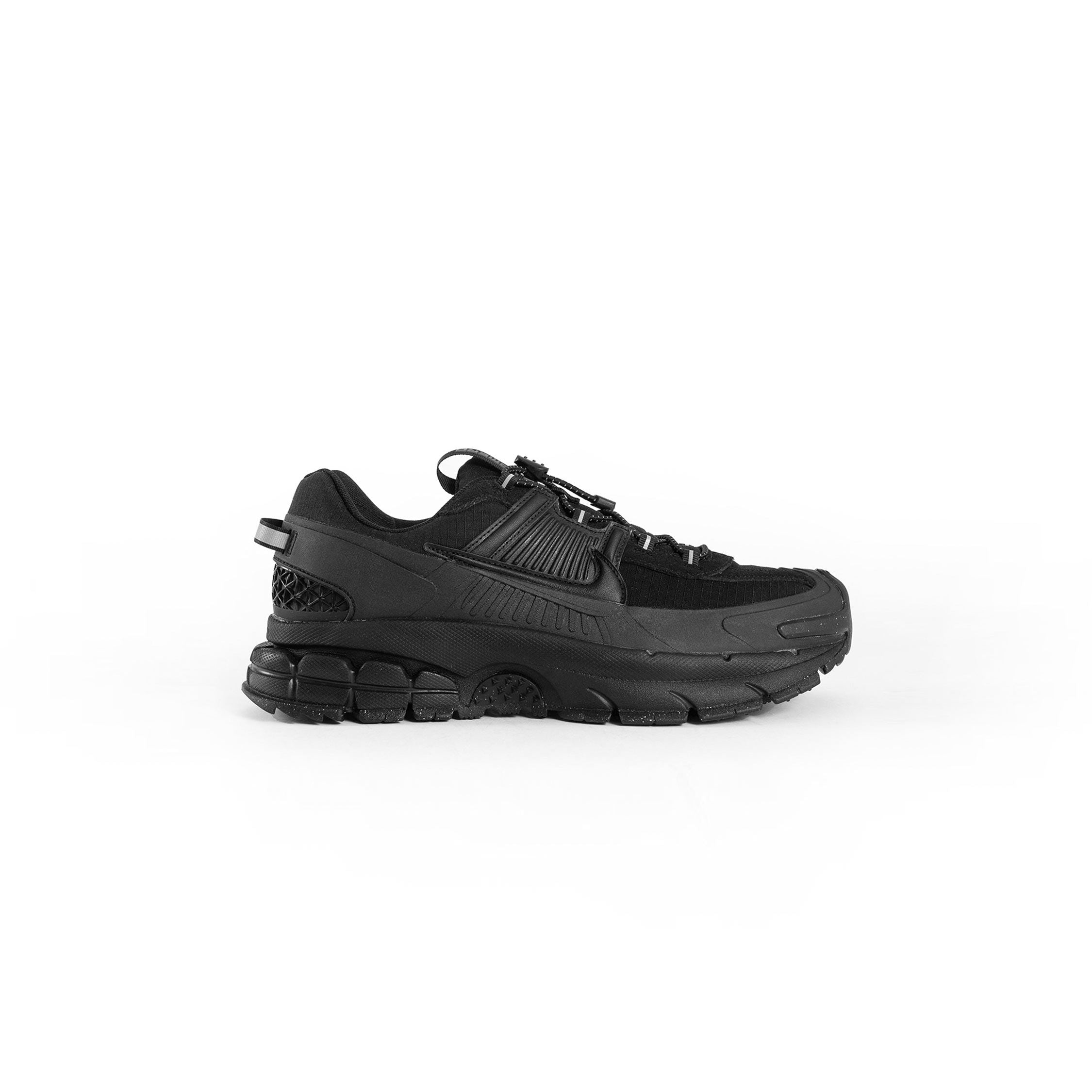 NIKE MAN BLACK SNEAKERS