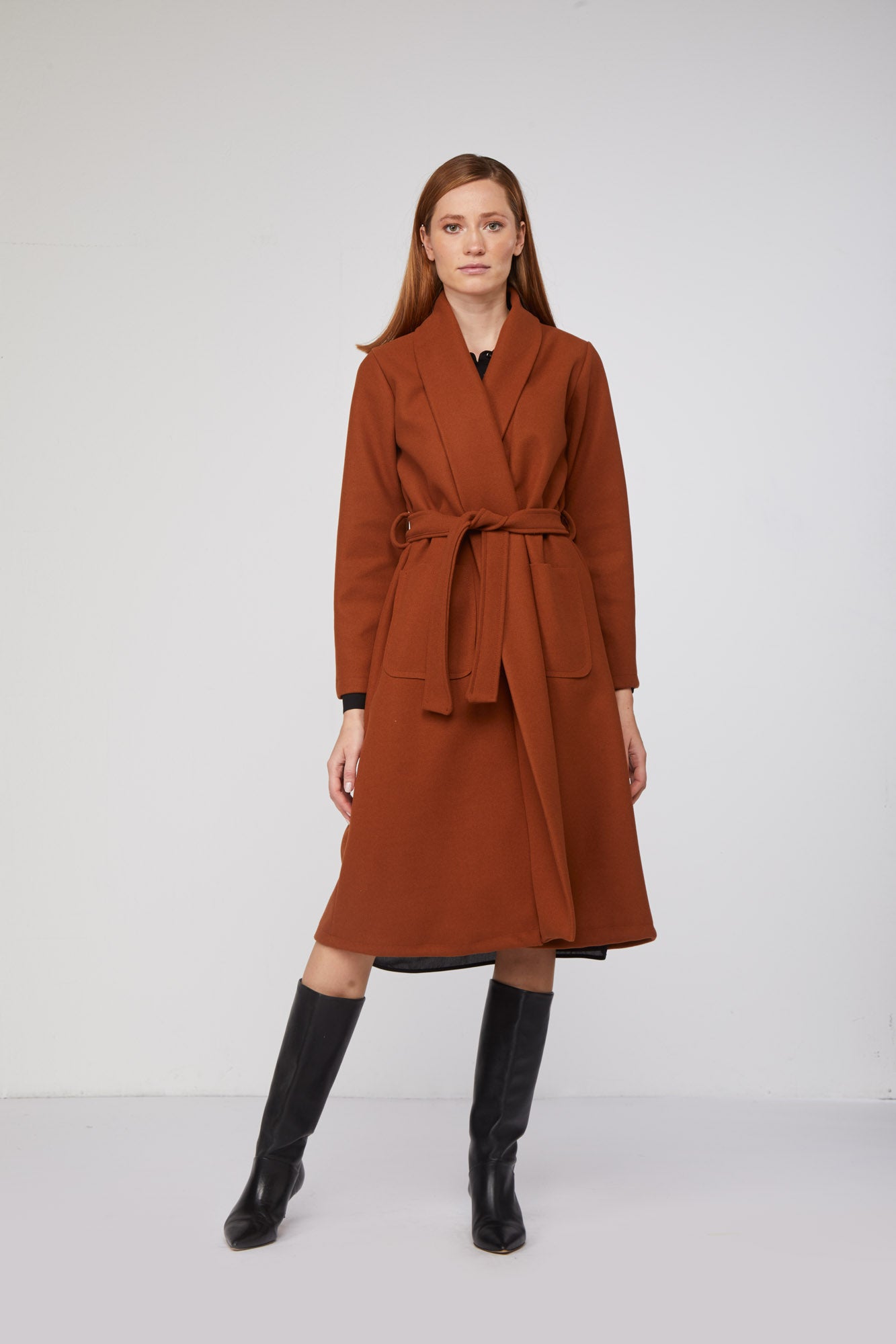曼加诺·卡波托（ManGano Cappotto）a Vestaglia“Mara”Ruggin