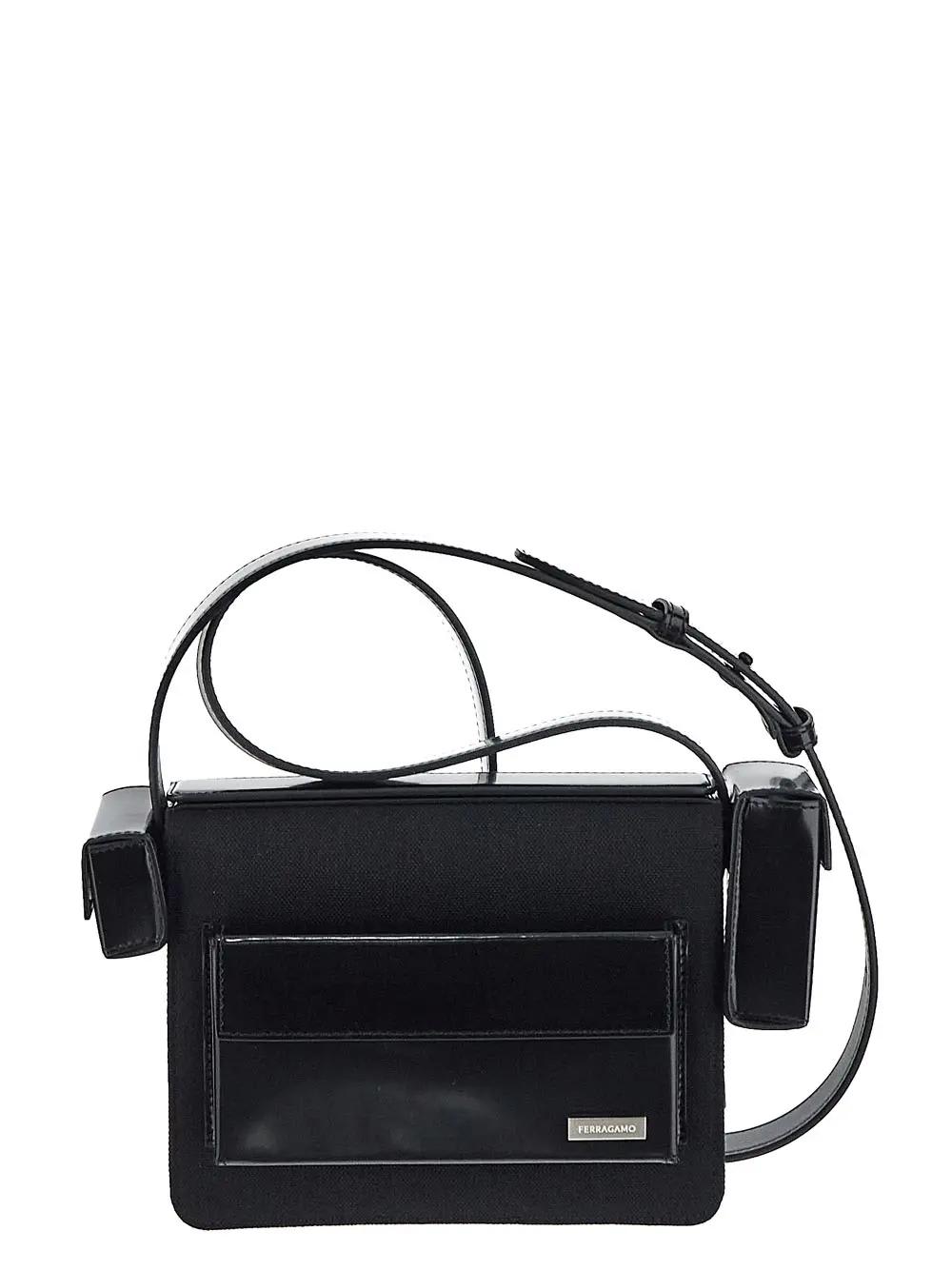 Ferragamo 多口袋斜挎包