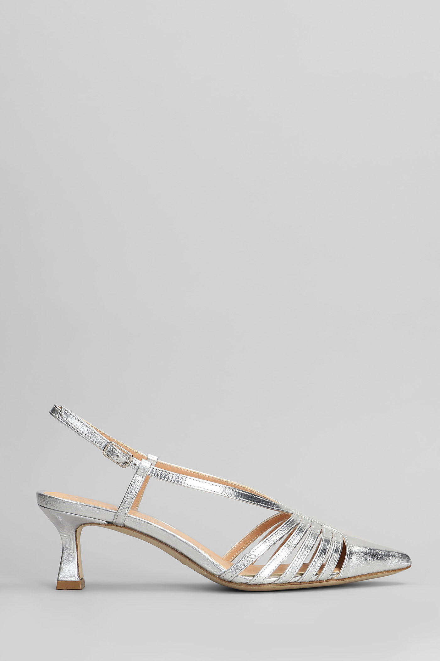 Julie Dee Pumps In Silver Leather