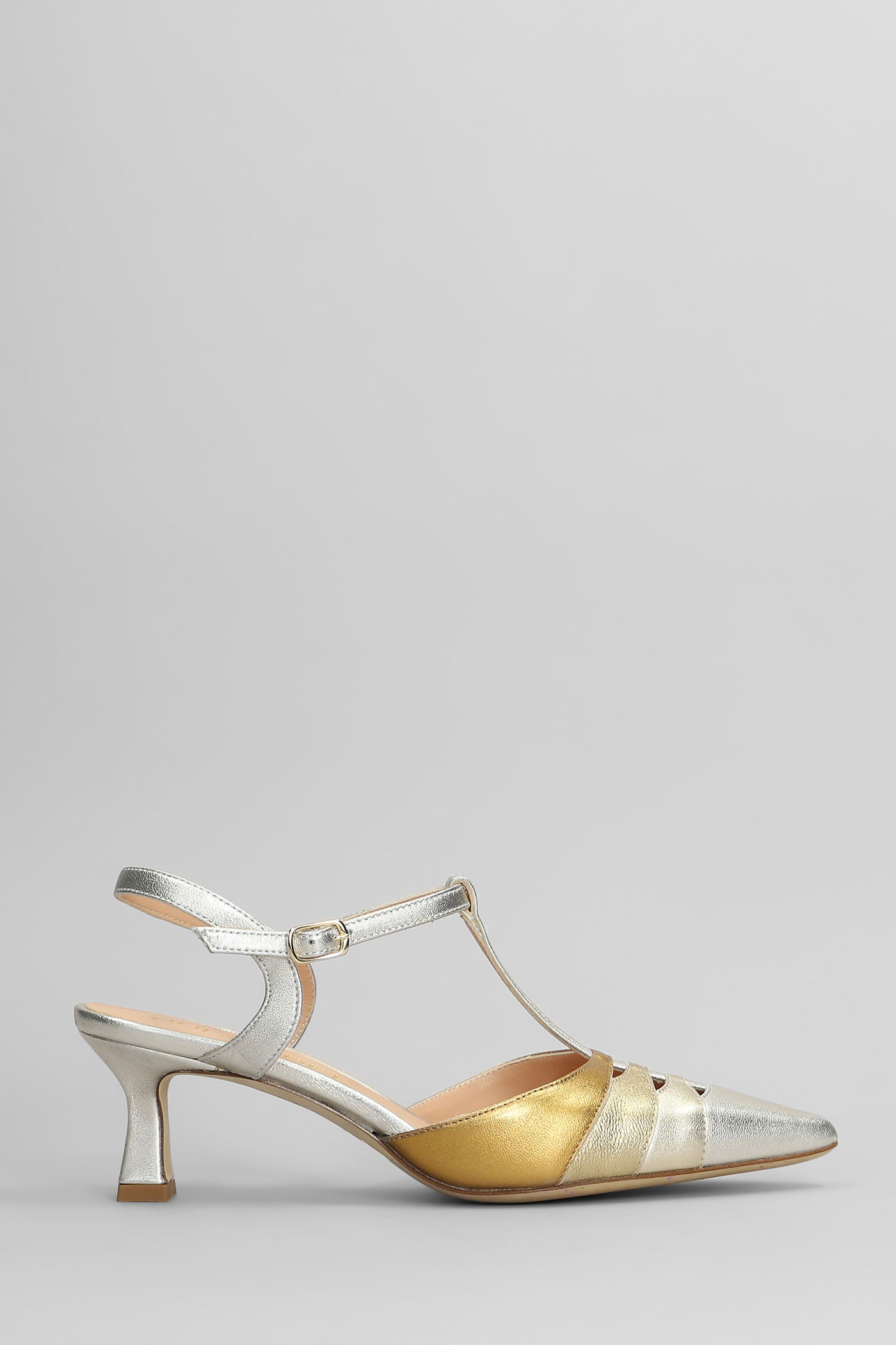 Julie Dee Pumps In Platinum Leather