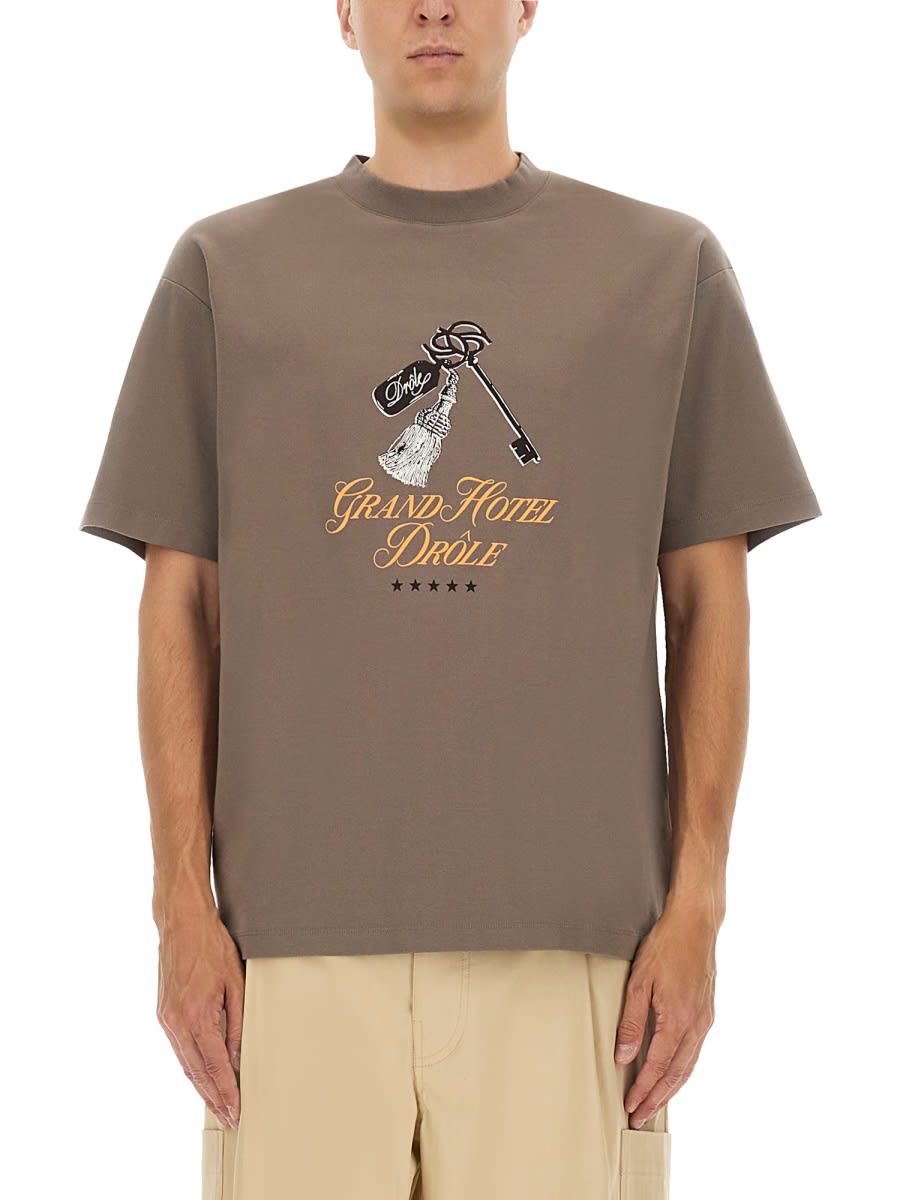 Drôle de Monsieur Grand Hotel Print T-shirt