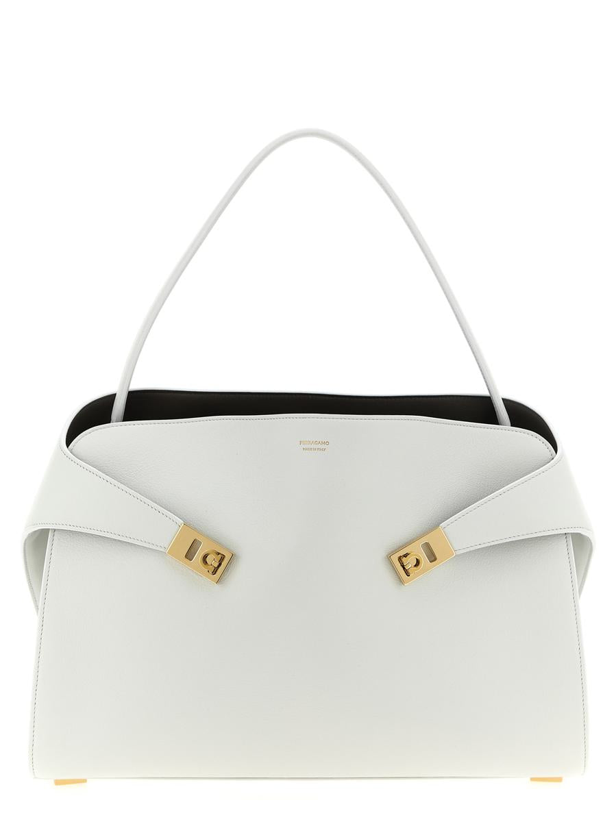Salvatore Ferragamo 拥抱柔软M款单肩包