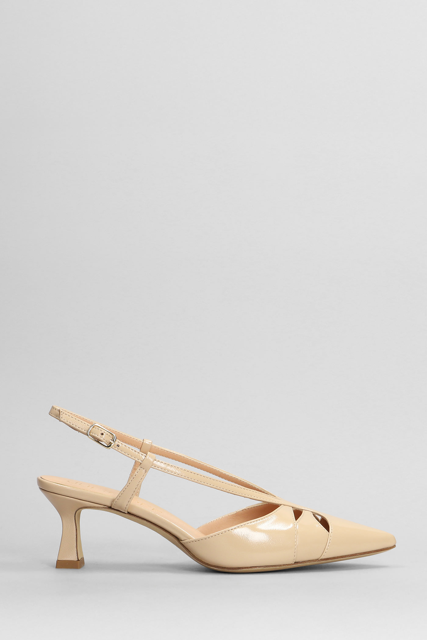 Julie Dee Pumps In Powder Leather