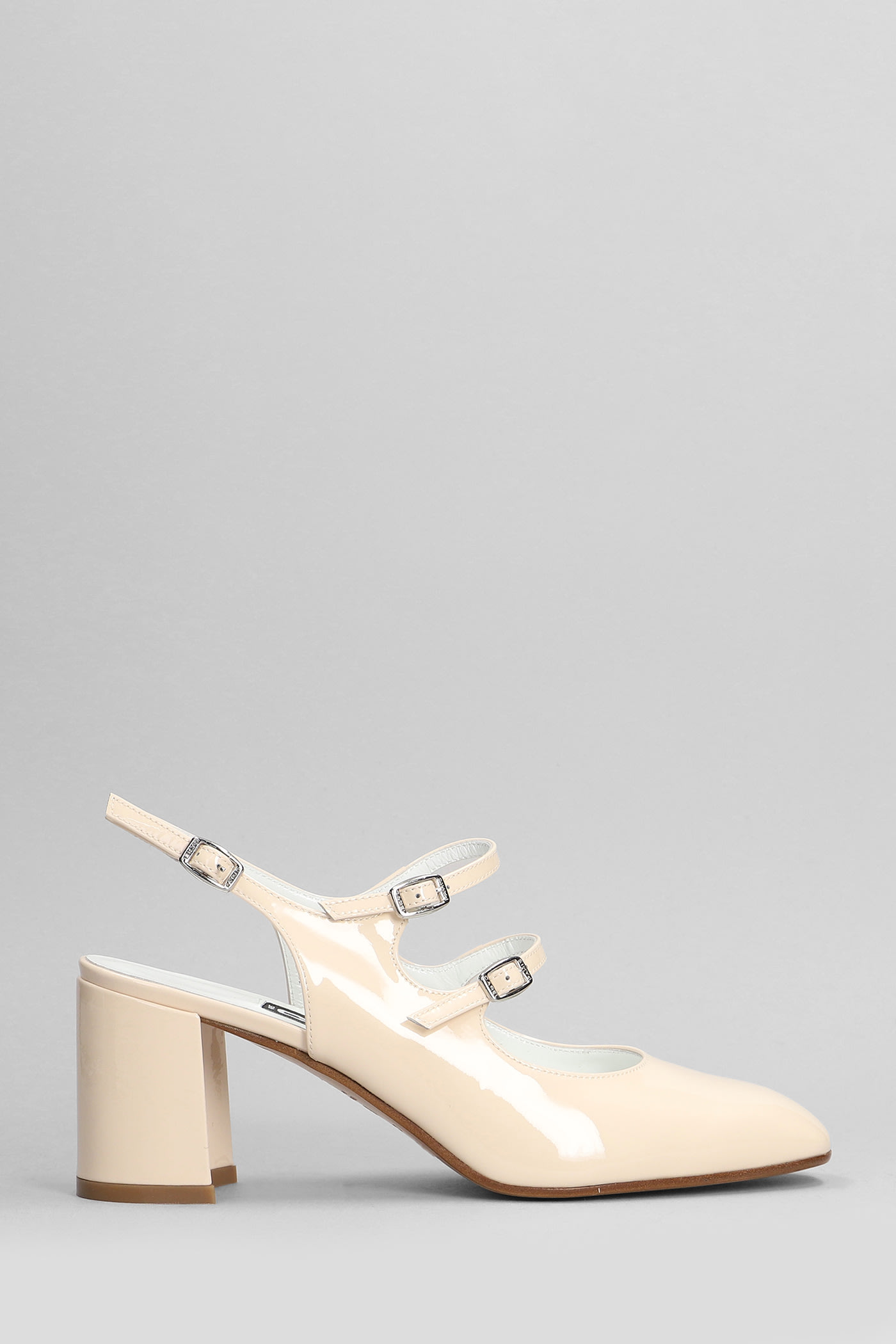 Banana Pumps In Beige Patent Leather Carel