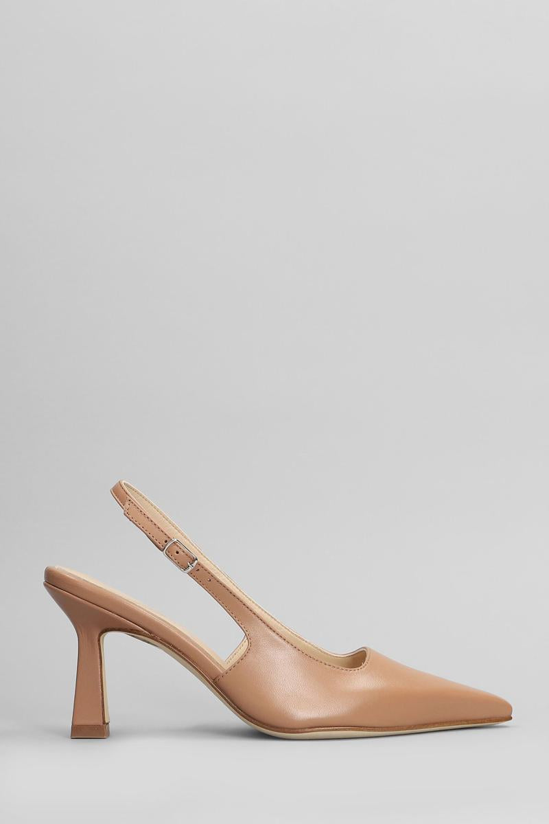 Anna F. Pumps