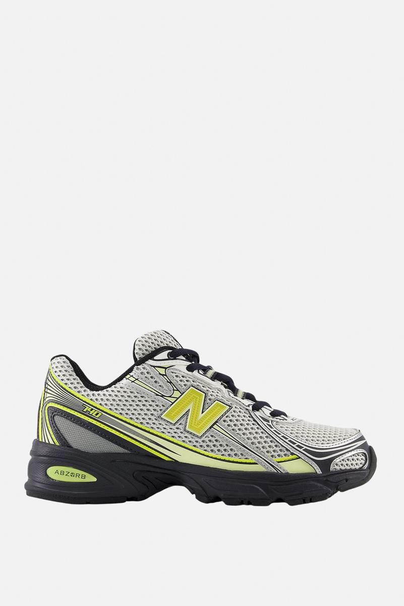 New Balance 运动鞋