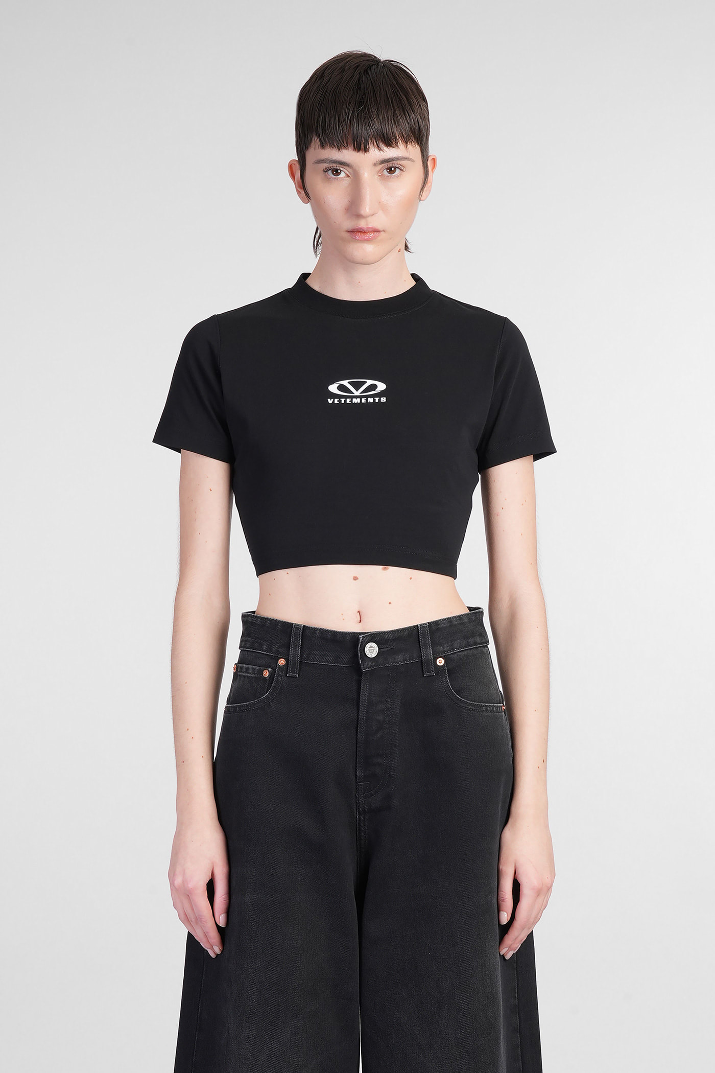 VETEMENTS T-shirt In Black Cotton