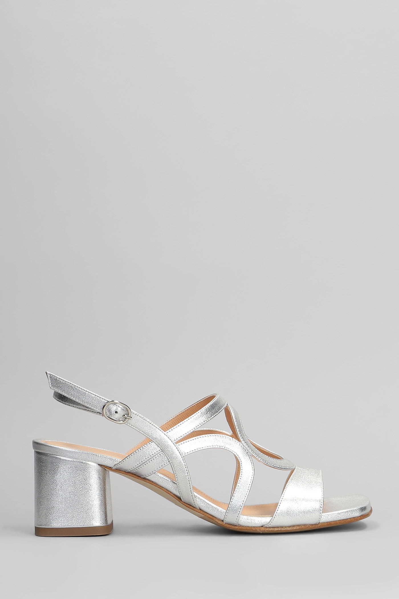 Julie Dee Pumps In Silver Leather