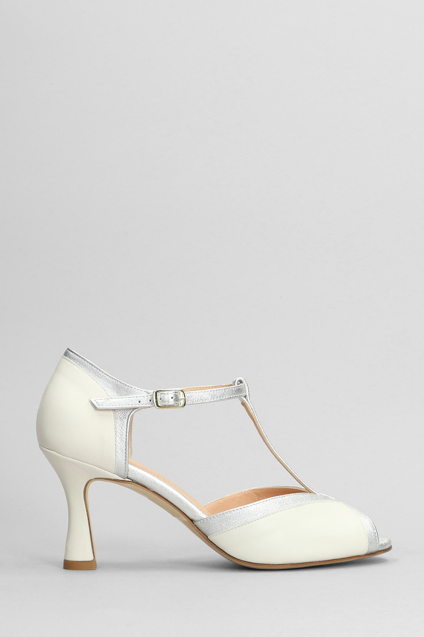 Julie Dee Sandals In White Leather