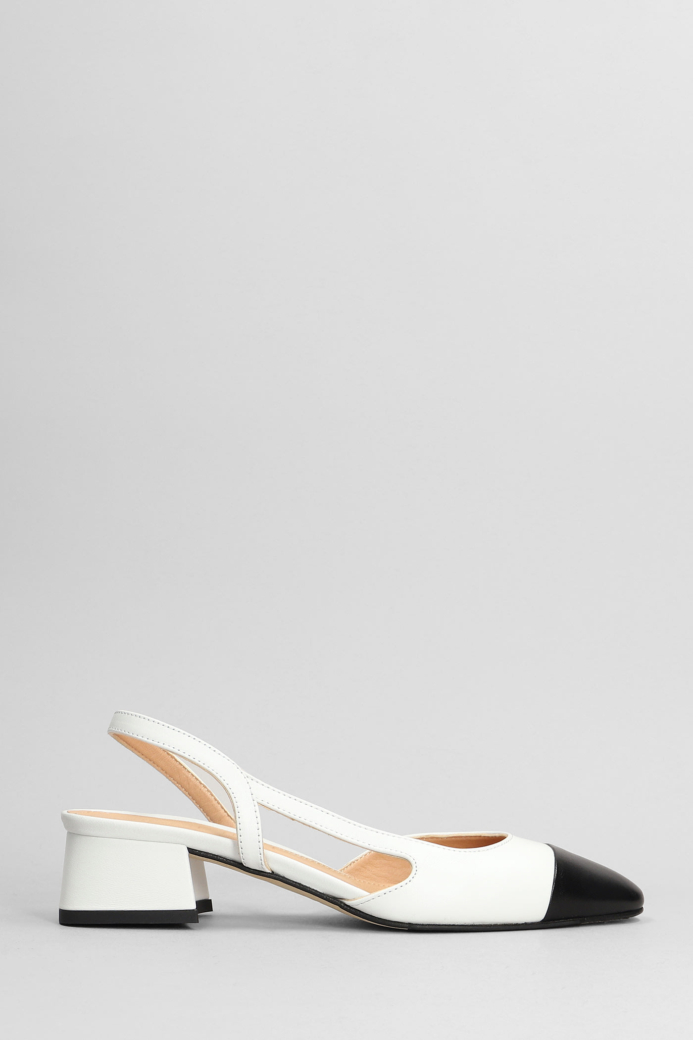 Julie Dee Pumps In White Leather