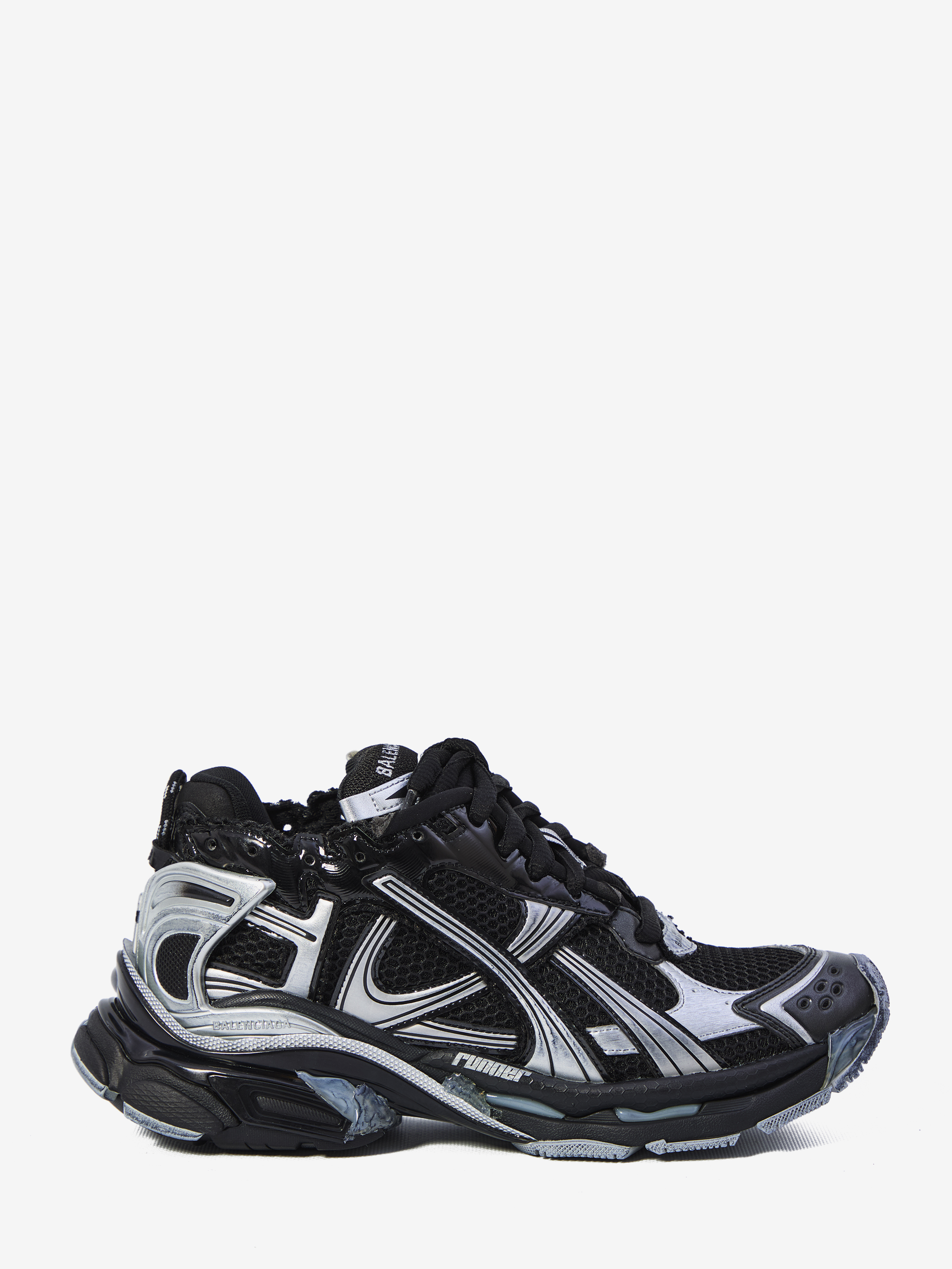 Runner sneakers