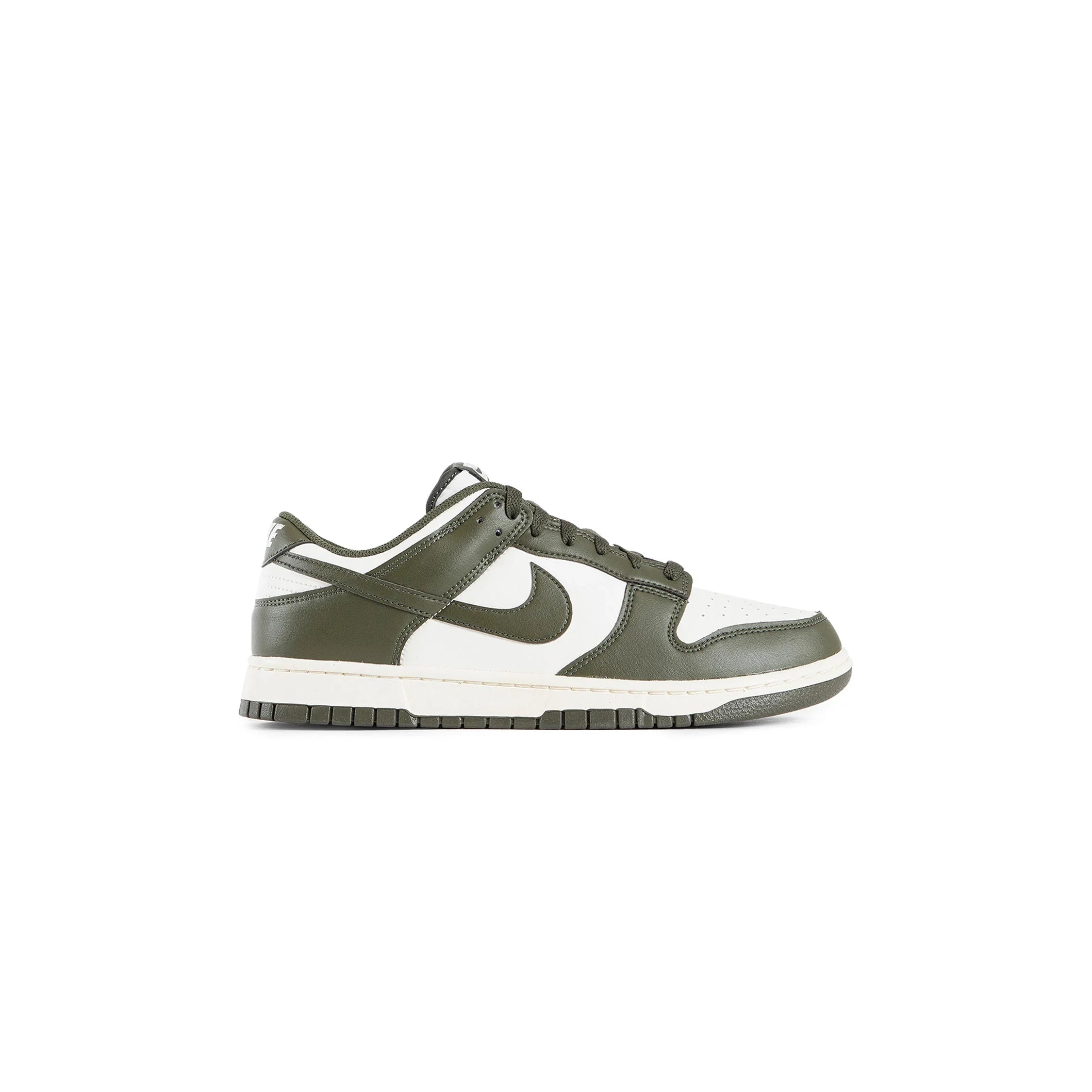 Dunk Low Sneakers