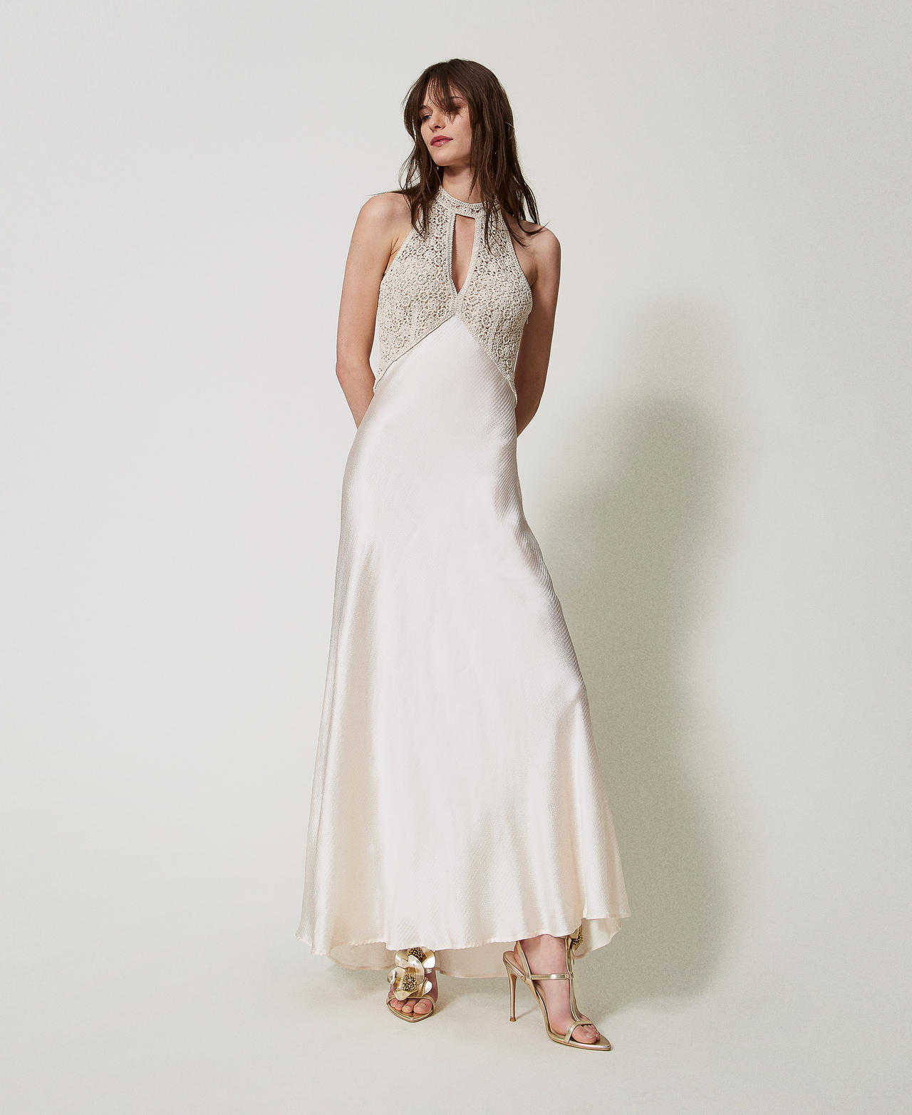 Twinset Robes - Robe longue en satin avec bustier au crochet, Blanc Neige, Taille: 38
