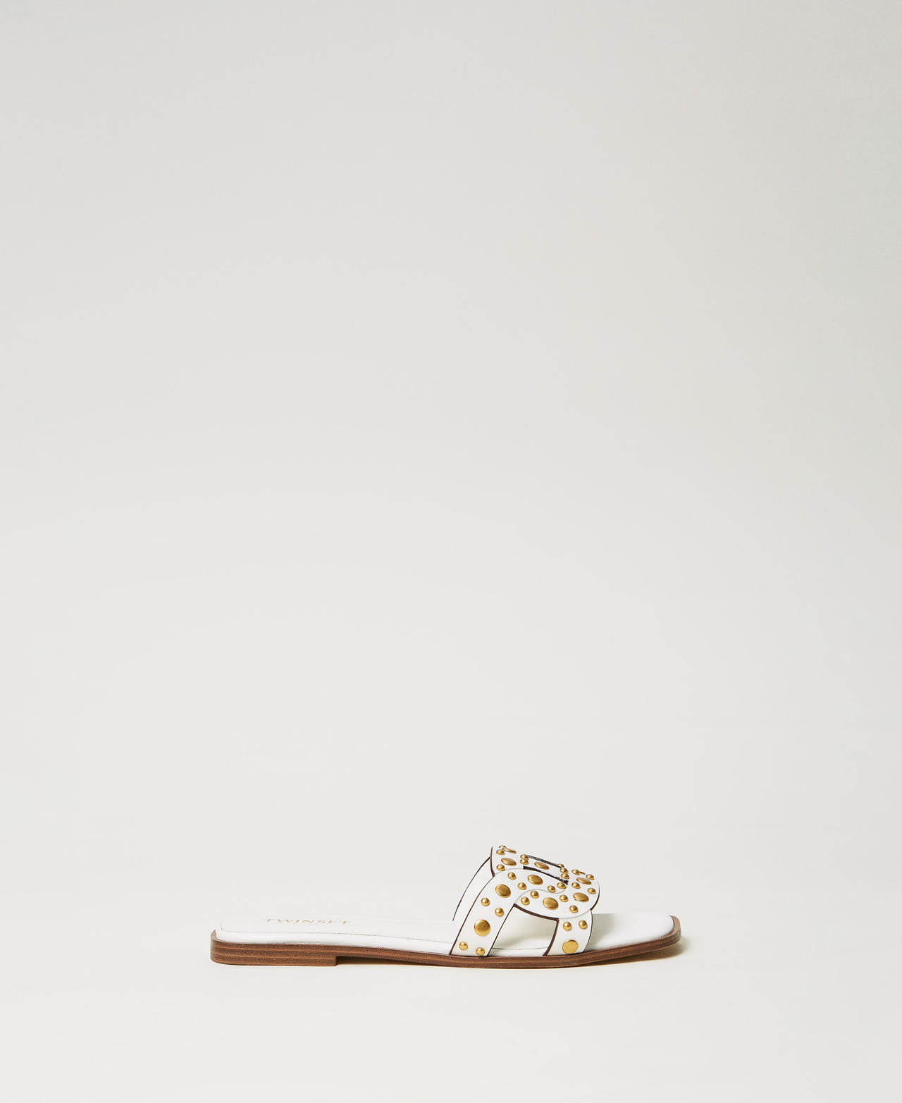 Twinset Chaussures - Sandales modèle slides en cuir avec clous, Blanc Neige, Taille: 39