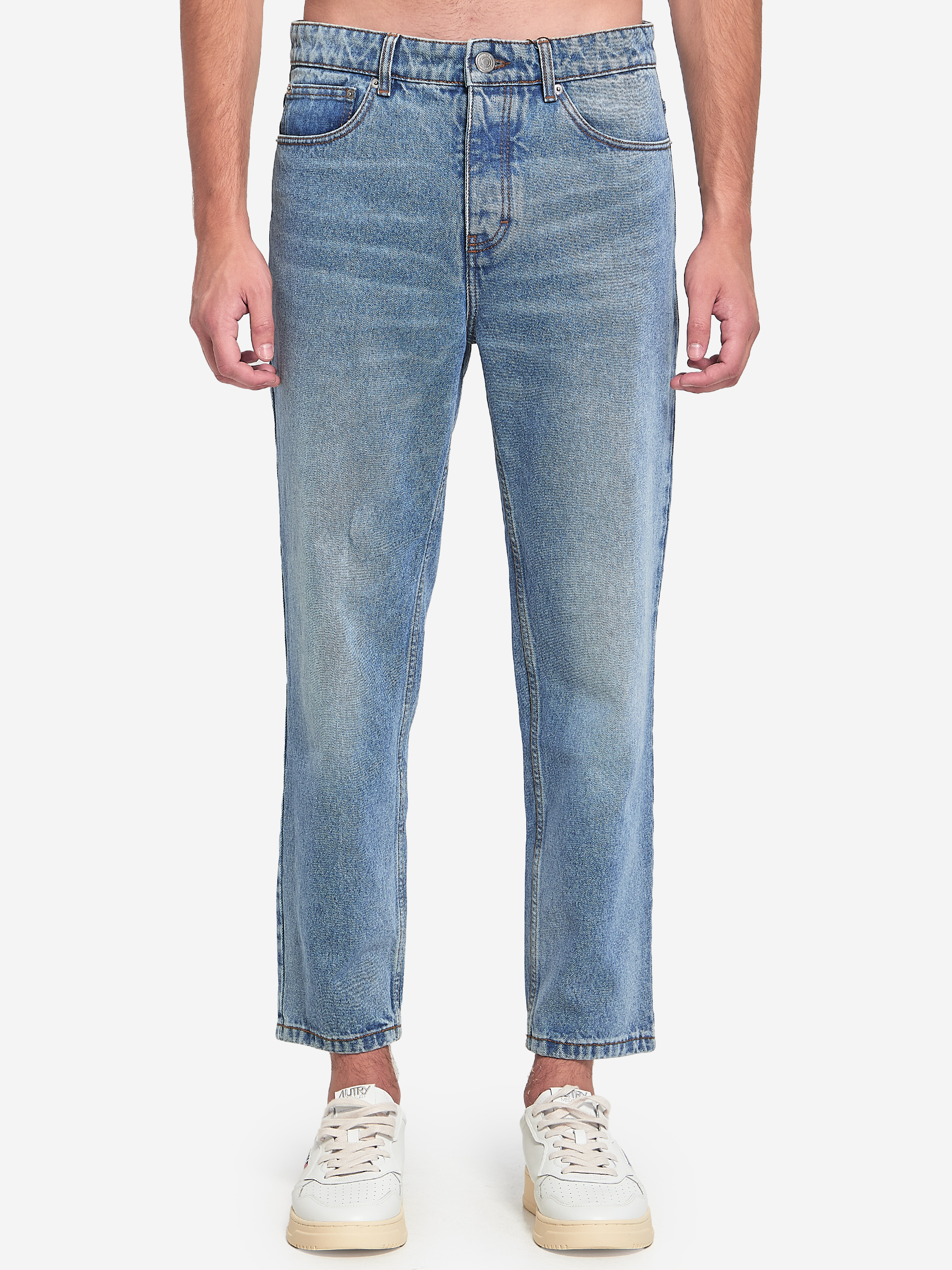 Tapered fit jeans