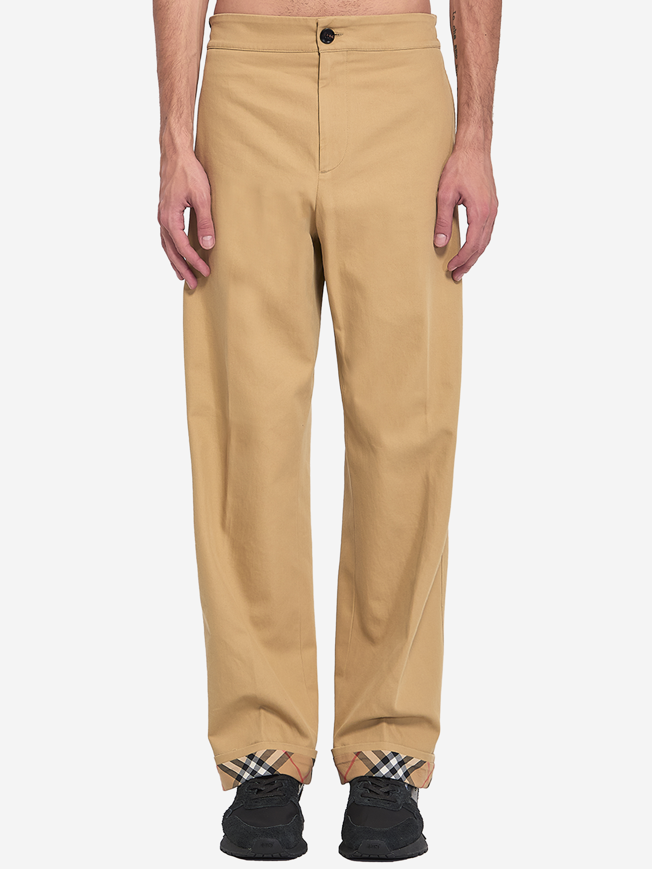 Trousers with elastic band