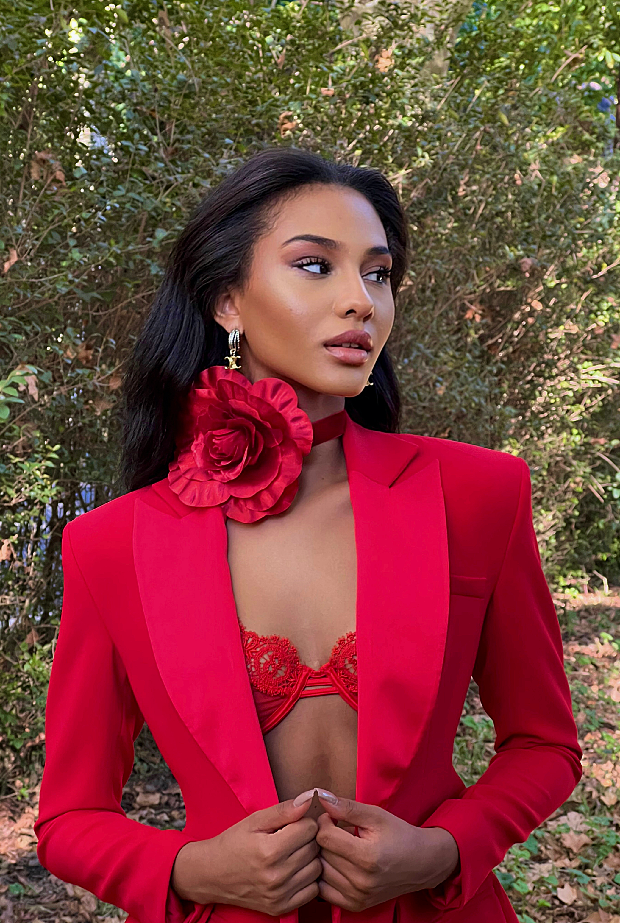 ROSE ROUGE CHOKER