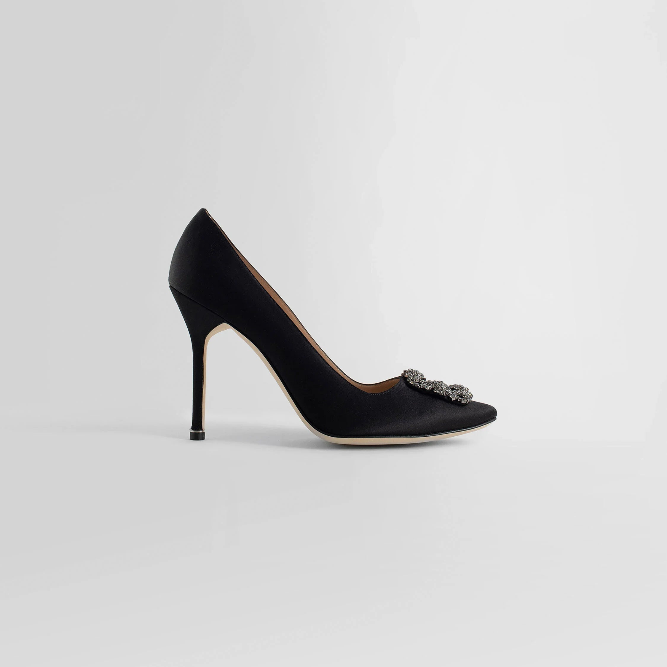 MANOLO BLAHNIK DONNA PUMPS NERI