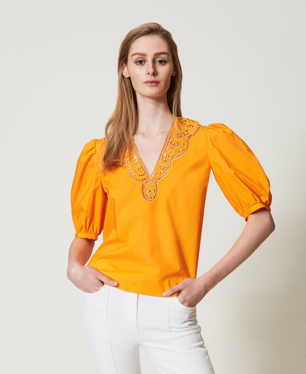 Twinset Blouses - Blouse en popeline avec broderies anglaises, Orange « Yellow Marigold », Coton, Taille: 40