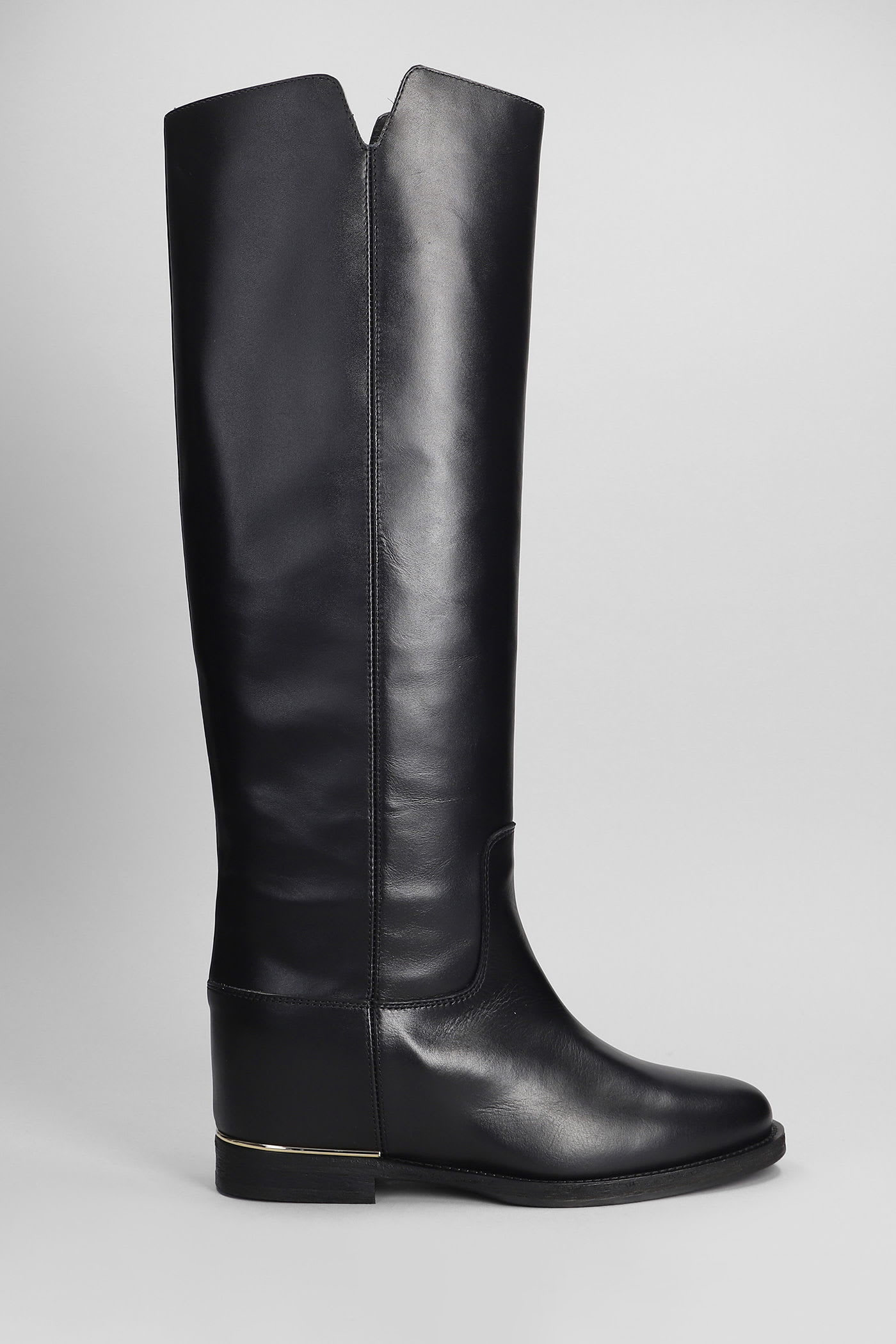 Via Roma 15 In Black Leather